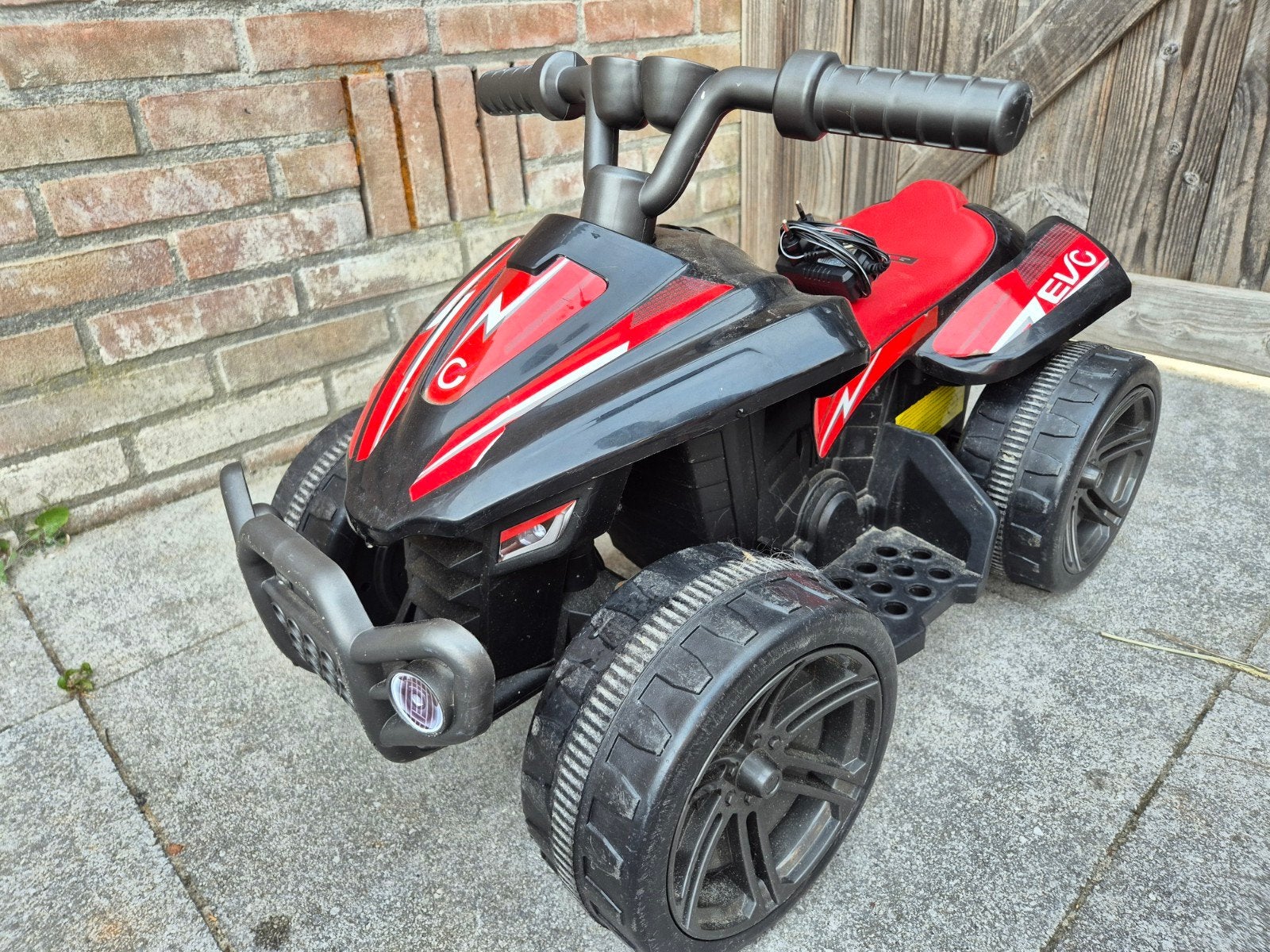 Elektrische Kinderquad - Rood/Zwart, Ophalen, Gebruikt
