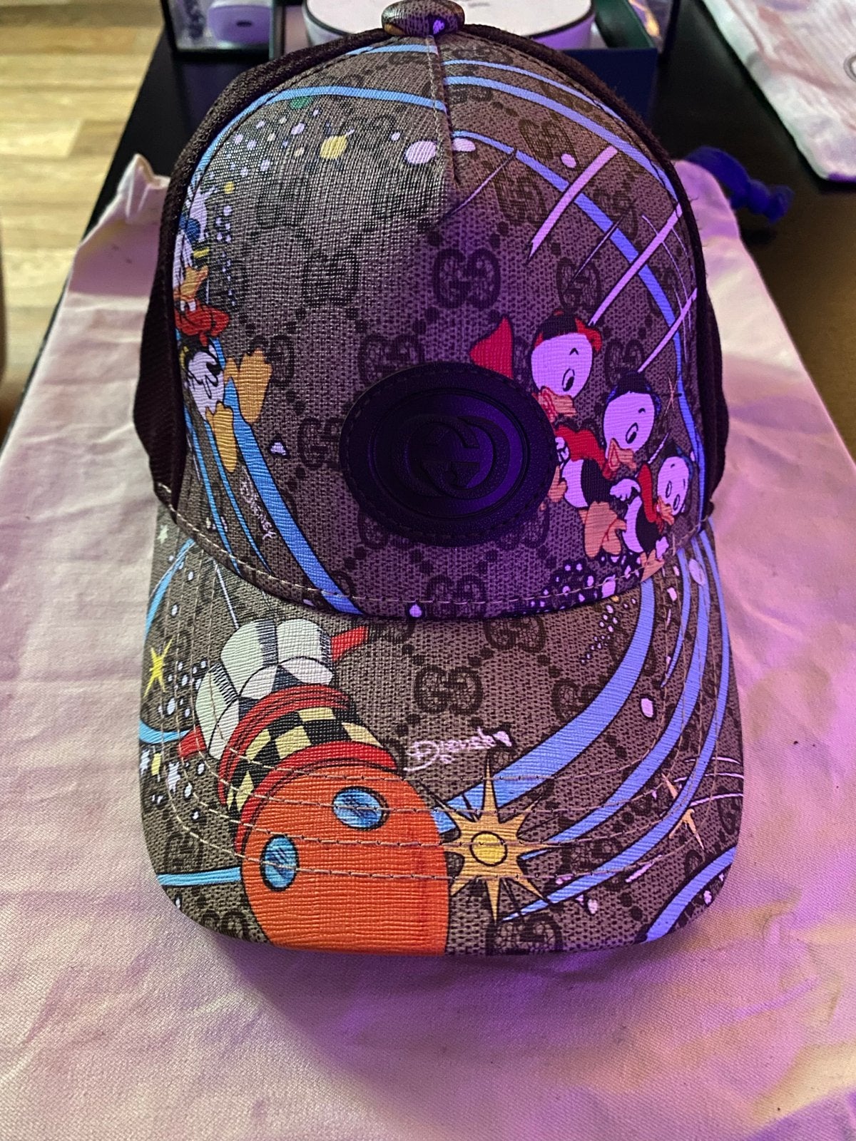Gucci Donald Duck Pet - Zo goed als nieuw, Ophalen of Verzenden, Zo goed als nieuw, One size fits all, Pet