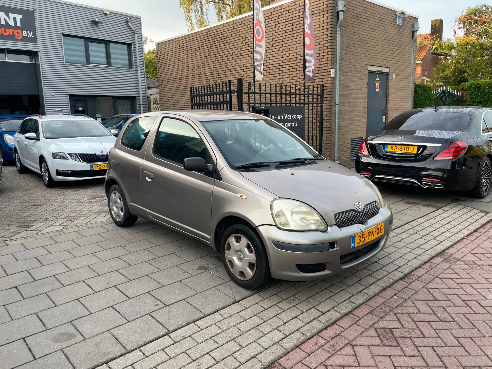 Toyota Yaris 1.3 VVT-i Idols Trekhaak Airco NAP APK, Voorwielaandrijving, Gebruikt, 31 €/maand, 4 cilinders