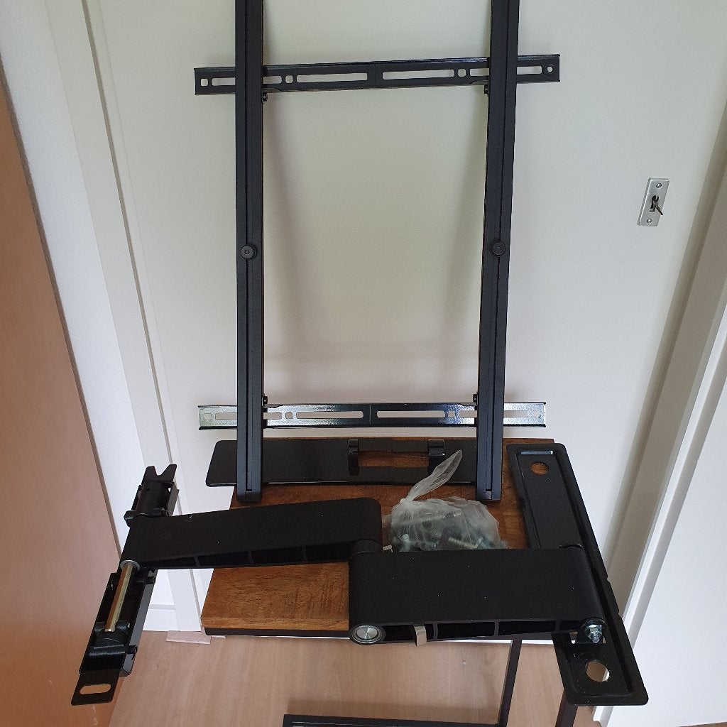 TV Muurbeugel Draaibaar en Kantelbaar VESA 600x400, Ophalen, Gebruikt