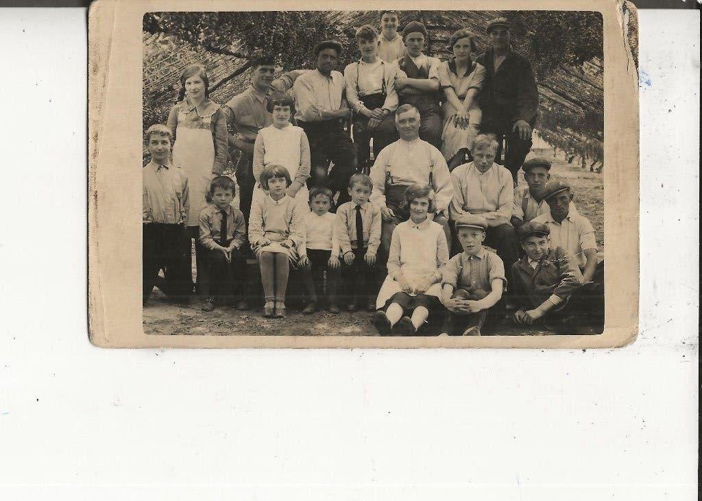 Wateringen Familie bijeen in de druivenkas Fotokaart 1934, Ophalen of Verzenden, 1920 tot 1940, Ongelopen, Zuid-Holland