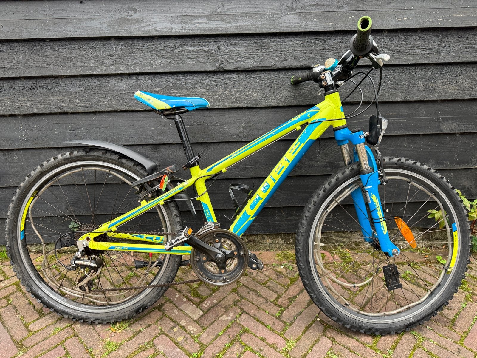 Cube Race 240 kinderfiets