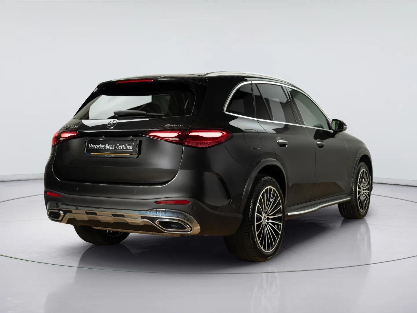 Mercedes-Benz GLC 300e 4MATIC Sport Edition Premium | Panora, Auto's, Automaat, Dealer onderhouden, 4 cilinders, 2000 kg