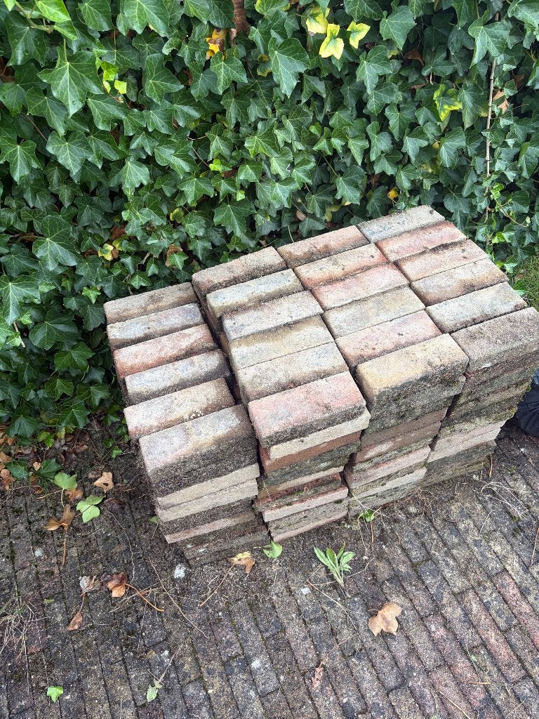 Veel Gratis klinkers/tuinstenen/bakstenen, Tuin en Terras, Ophalen, Gebruikt, Klinkers, 10 m² of meer