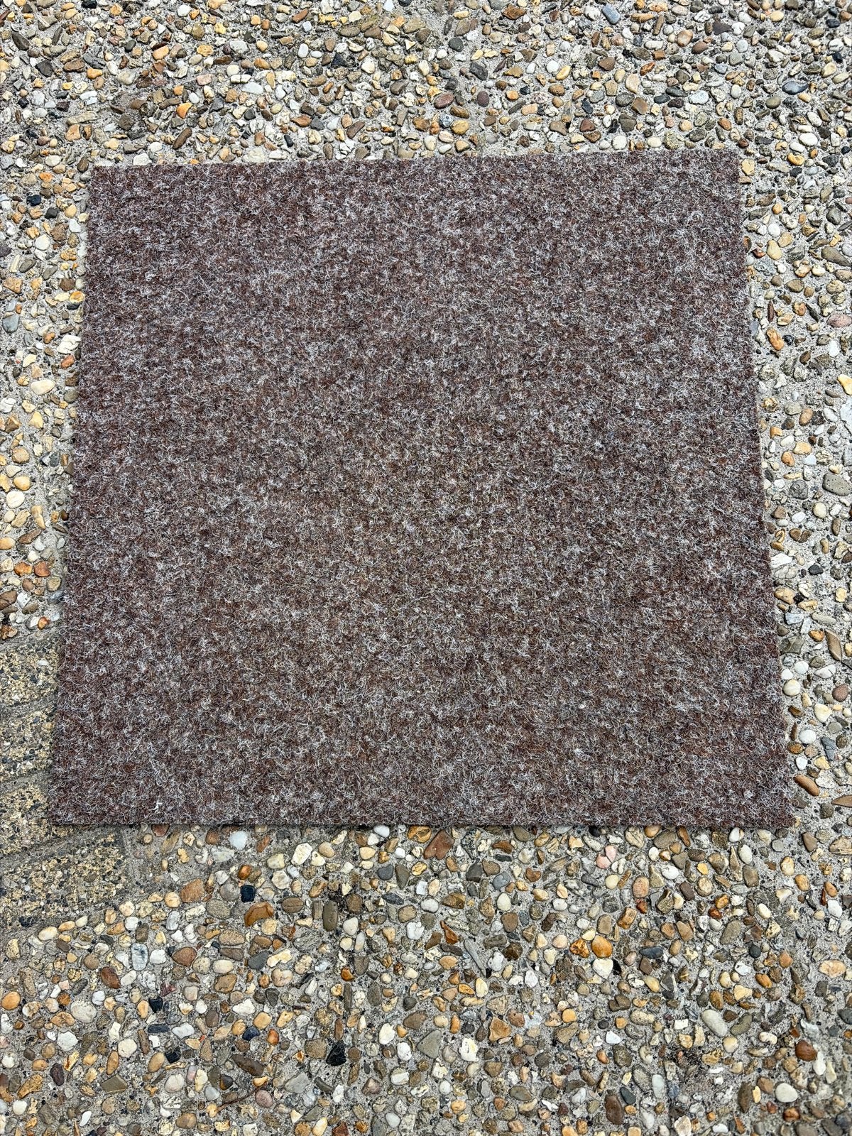 Nette tapijt tegels 50x50 cm - 30 stuks, Ophalen, Gebruikt, Bruin, Vierkant