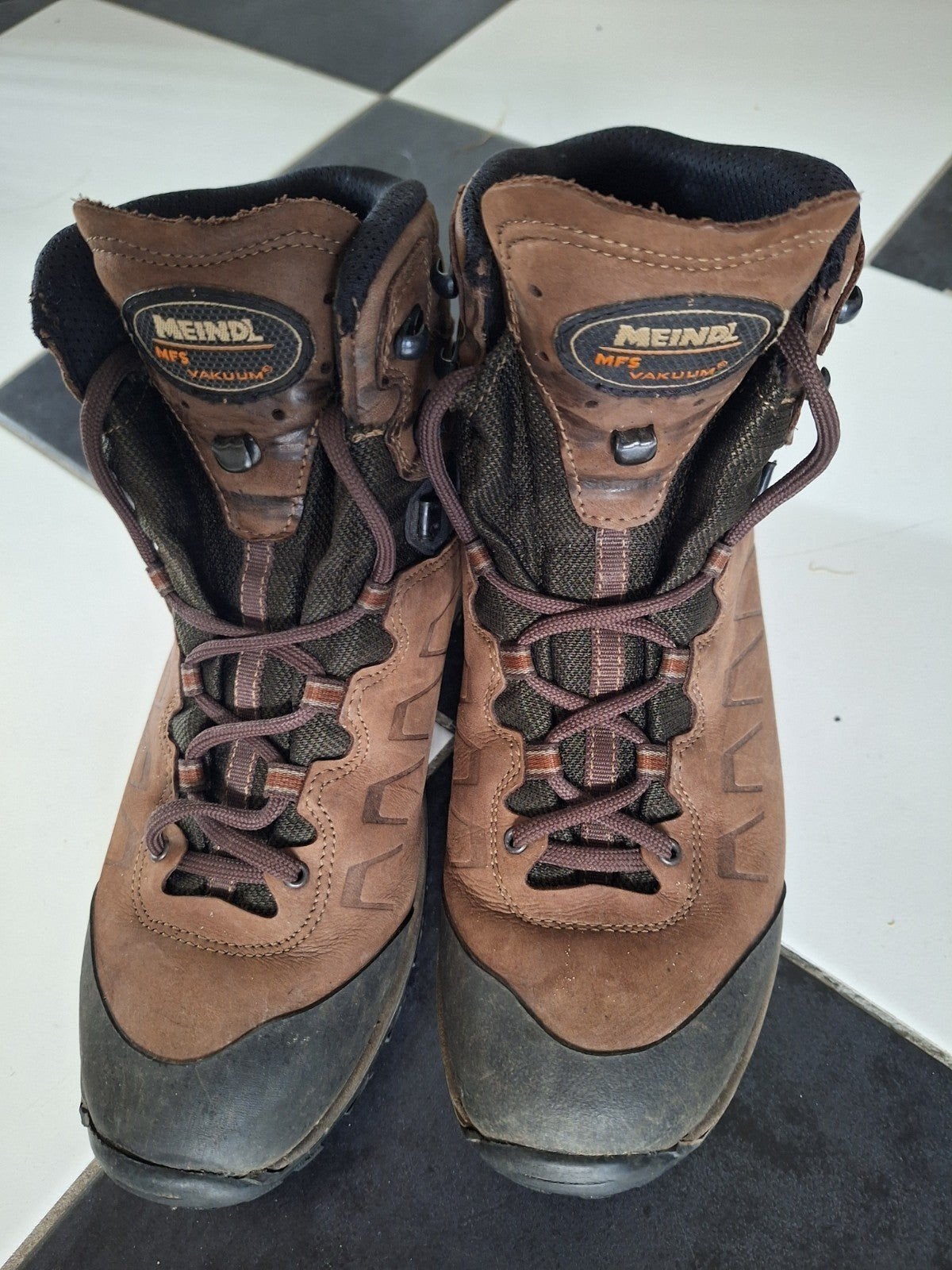 Meindl Borneo MFS Vakuum Mt 42.5 nagenoeg nieuwe wandelschoe, Ophalen of Verzenden, Nieuw, Schoenen