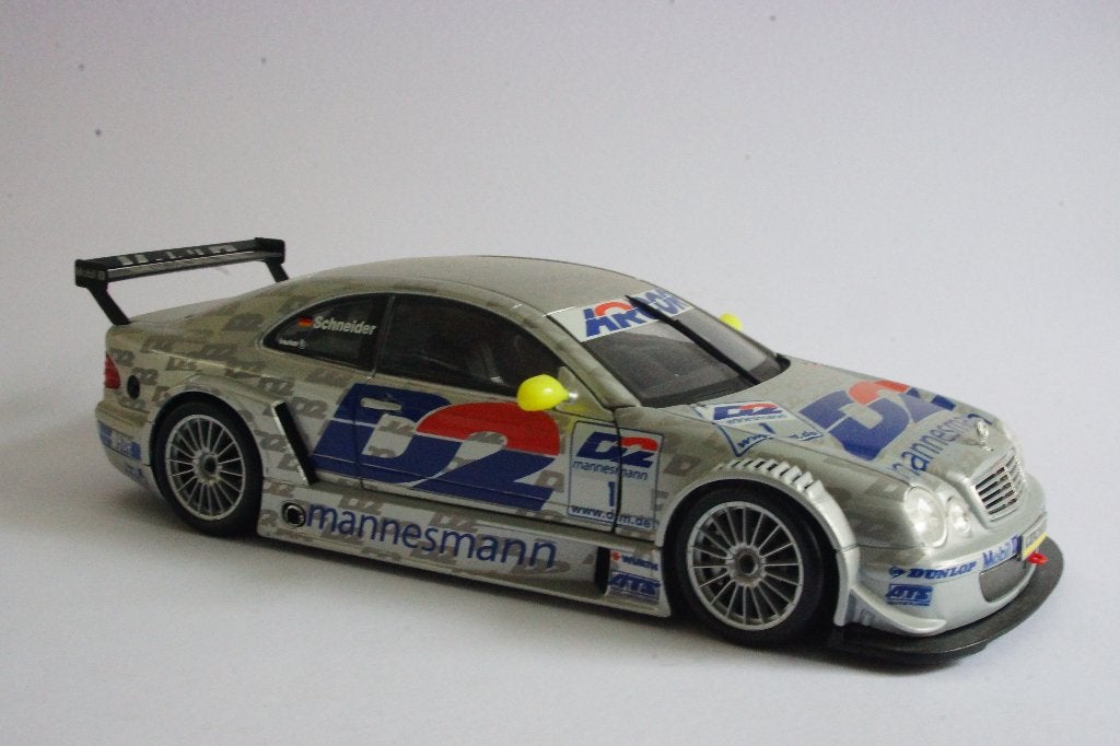 2x Maisto 1:18 Mercedes CLK-DTM €30/stuk, Hobby en Vrije tijd, Ophalen of Verzenden, Zo goed als nieuw, Auto, Maisto
