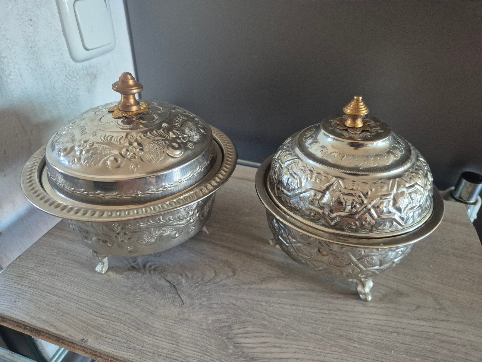 2 mooie schalen met deksel, Ophalen of Verzenden