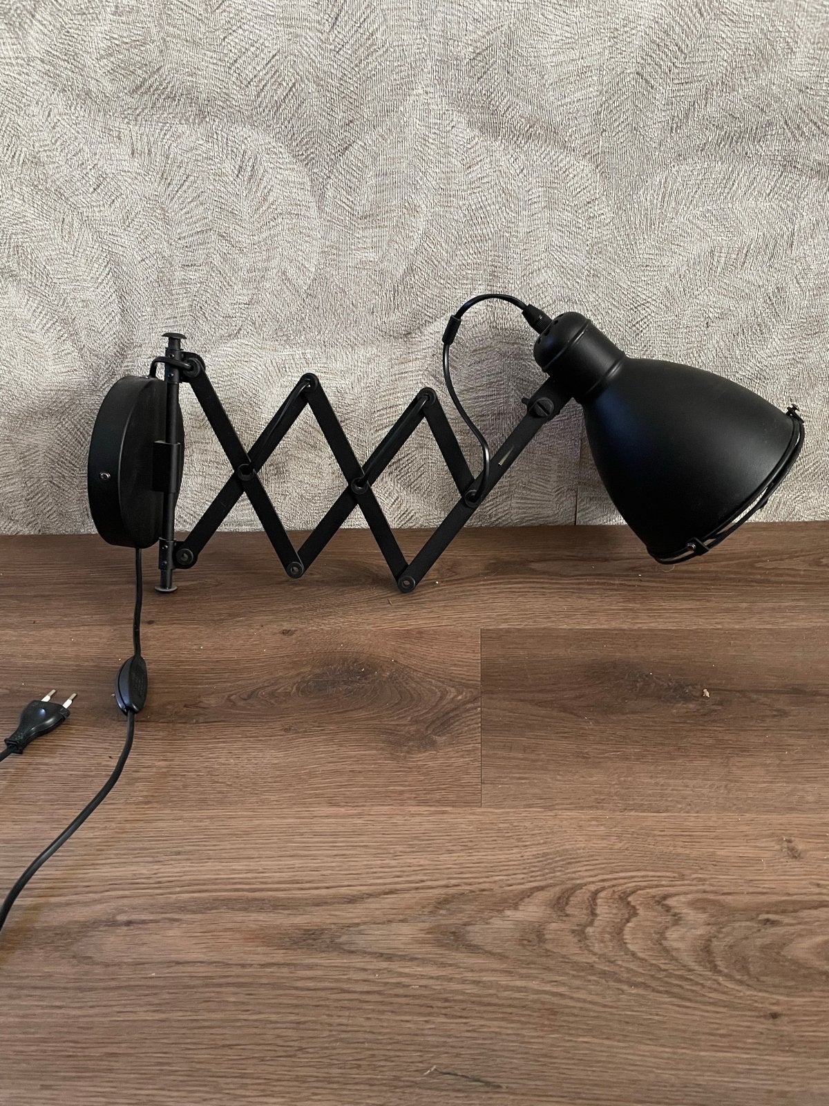 Zwarte Uittrekbare Wandlamp - Industriële Stijl, Huis en Inrichting, Lampen | Wandlampen, Ophalen, Gebruikt, Metaal