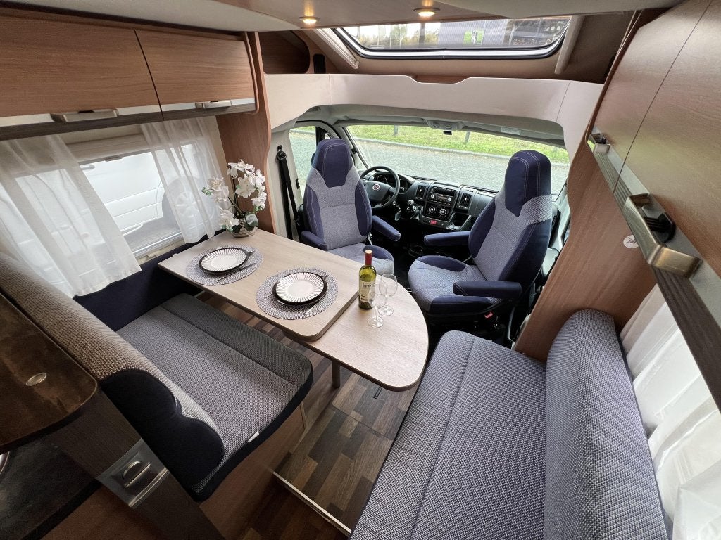 Knaus Sky Wave 650 MF FRANSBED + HEFBED 3X ZONNEPANEEL, Caravans en Kamperen, Fiat, 6 tot 7 meter, Bedrijf, 6 tot 7 meter