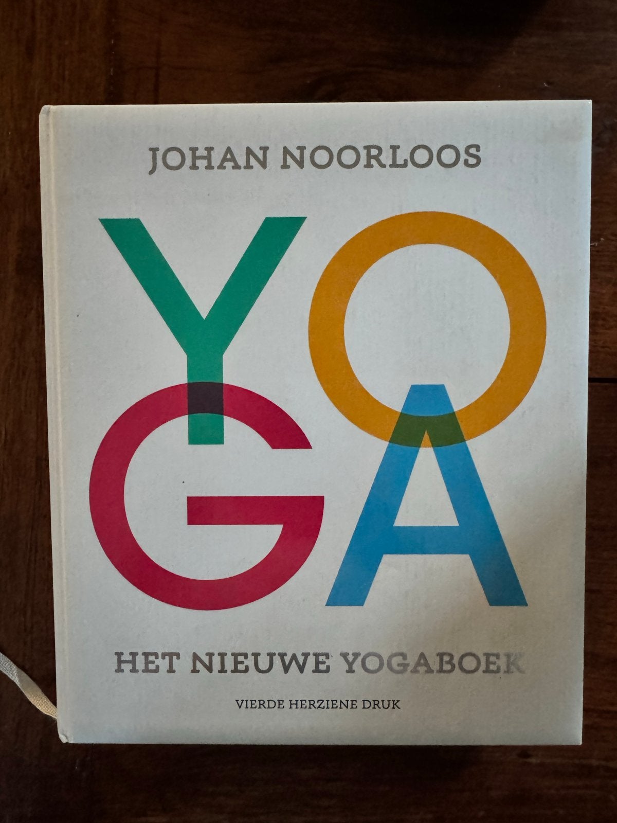 Yoga: Het Nieuwe Yogaboek - Johan Noorloos, Ophalen of Verzenden, Zo goed als nieuw, Gezondheid en Conditie
