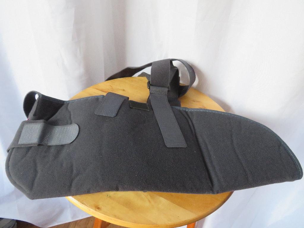 grijze armsling / schouderorthese van medi, Diversen, Braces, Gebruikt, Ophalen of Verzenden