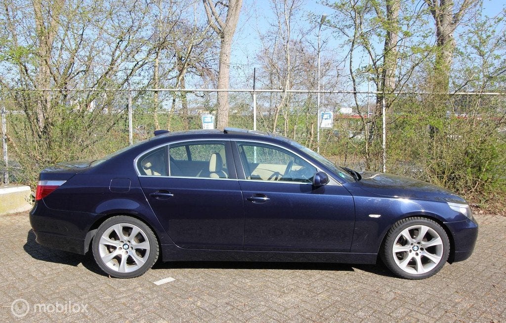 BMW 5-serie 520i HighExec. E60 2.2 liter Voll.Hist., Auto's, Achterwielaandrijving, Gebruikt, Bedrijf, 1470 kg