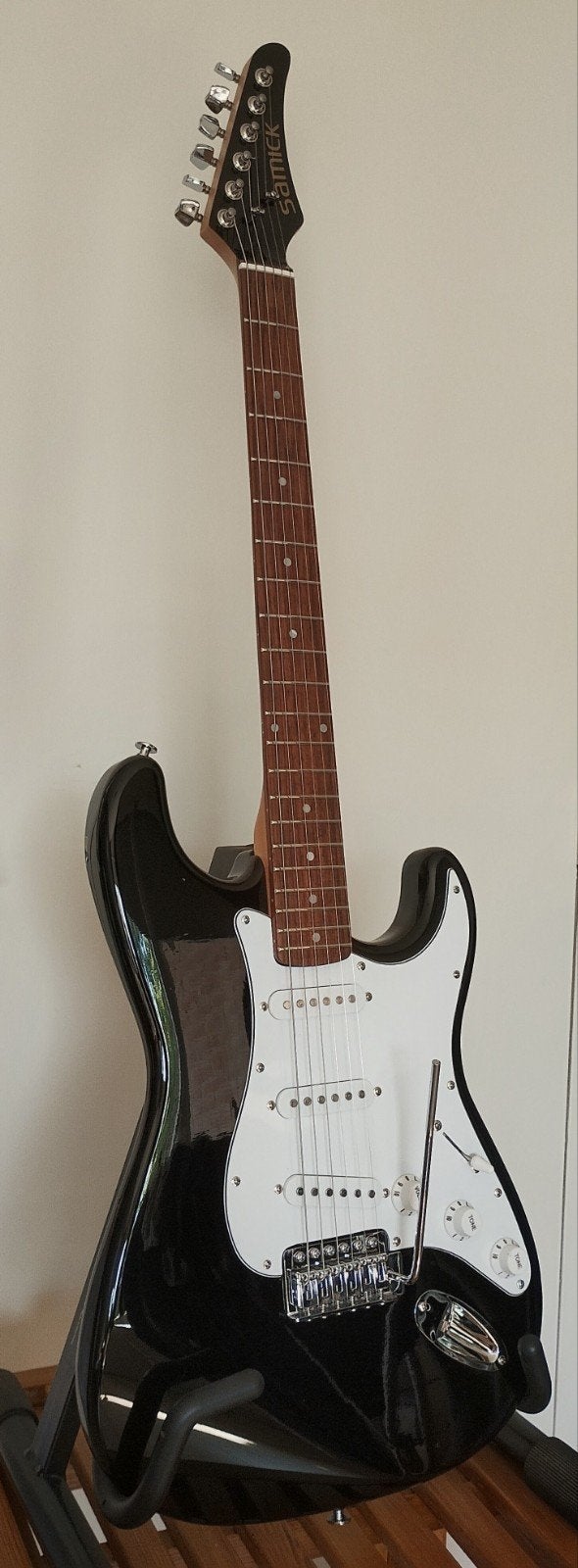 Samick LS-11-BK ST-style gitaar, bijna mint conditie, Ophalen of Verzenden, Zo goed als nieuw, Solid body, Overige merken