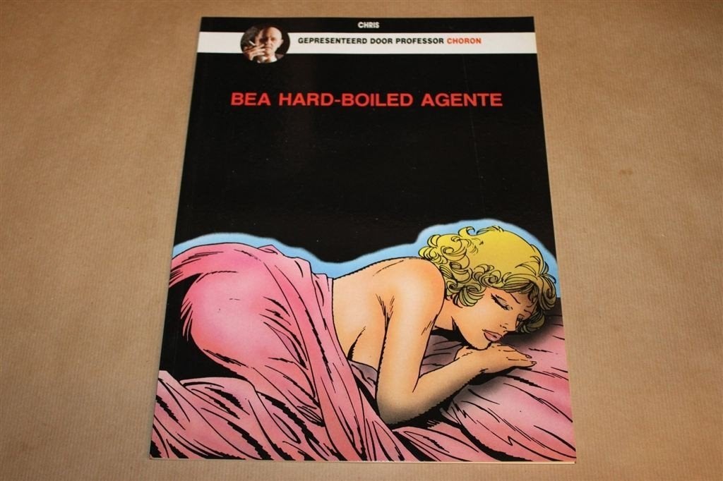 Bea Hard-boiled Agente — Erotisch Stripalbum Follies 28, Eén stripboek, Ophalen of Verzenden, Gelezen