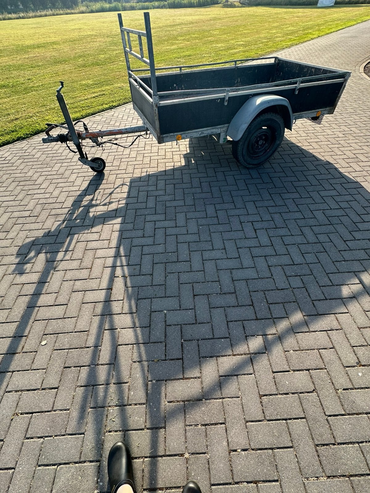 Geremde aanhanger, Ophalen, Zo goed als nieuw