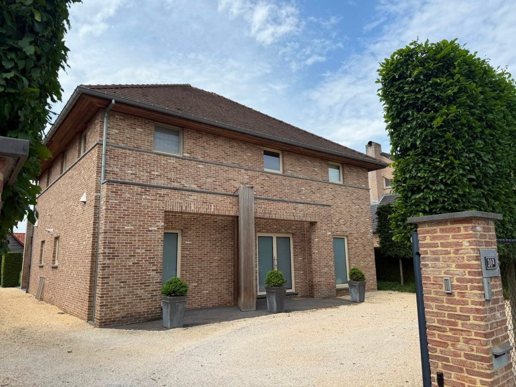 Prachtige villa te koop op 5min. van Nederlandse grens, Huizen en Kamers, Huizen te koop, 500 tot 1000 m², Maaseik, Limburg, Vrijstaande woning