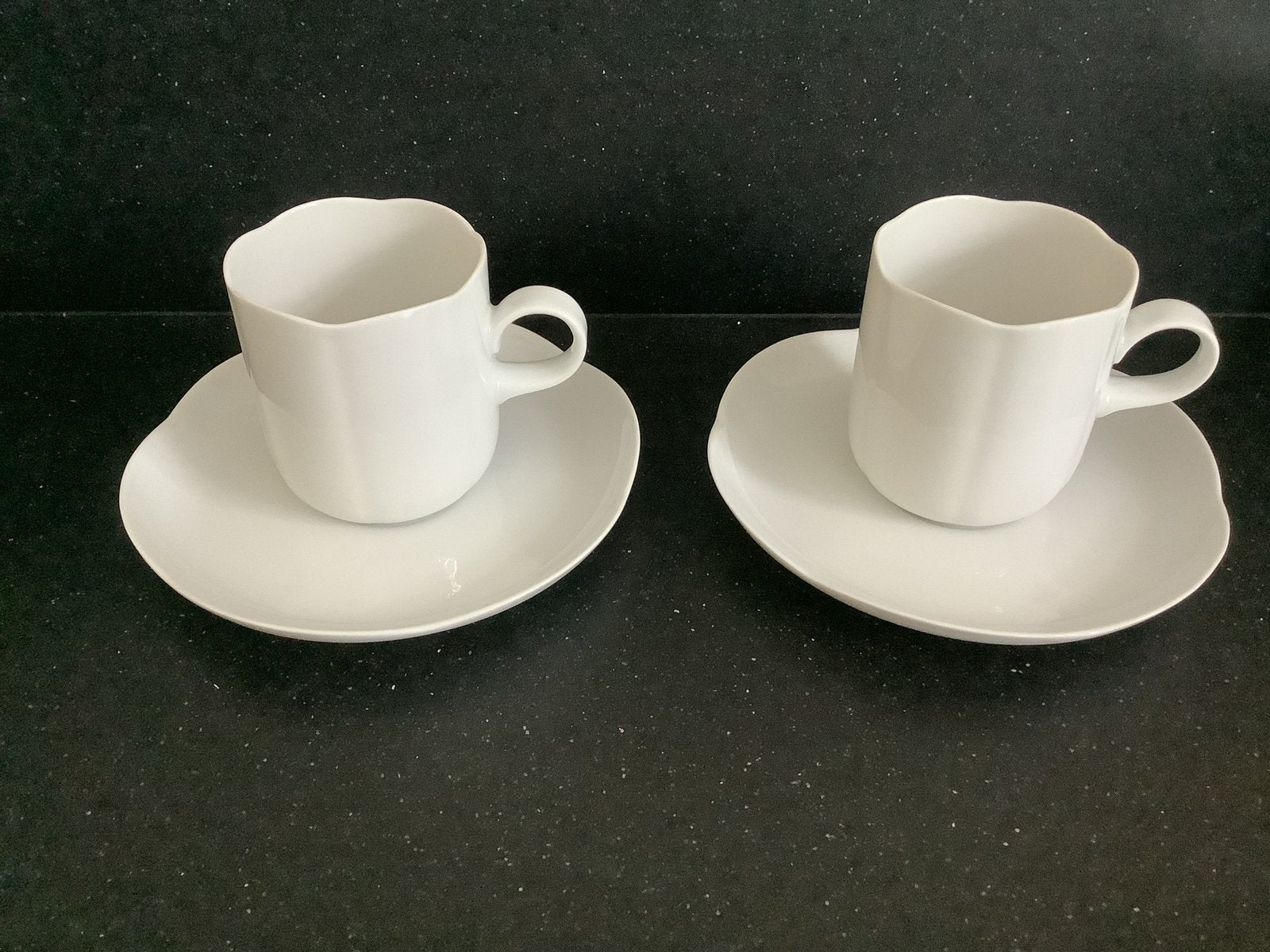 2x kop en schotel Tirschenreuth tulp vorm koffie kopje, Ophalen of Verzenden, Zo goed als nieuw, Overige stijlen, Kop(pen) en/of Schotel(s)