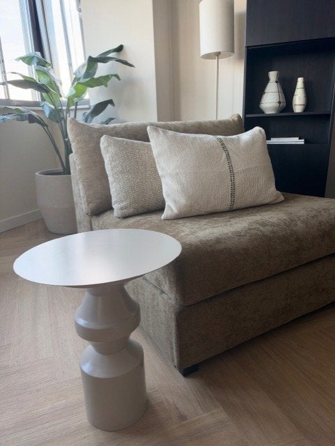 bijzettafel metaal taupe beige rond organisch, Minder dan 55 cm, Metaal of Aluminium, Rond, Zo goed als nieuw