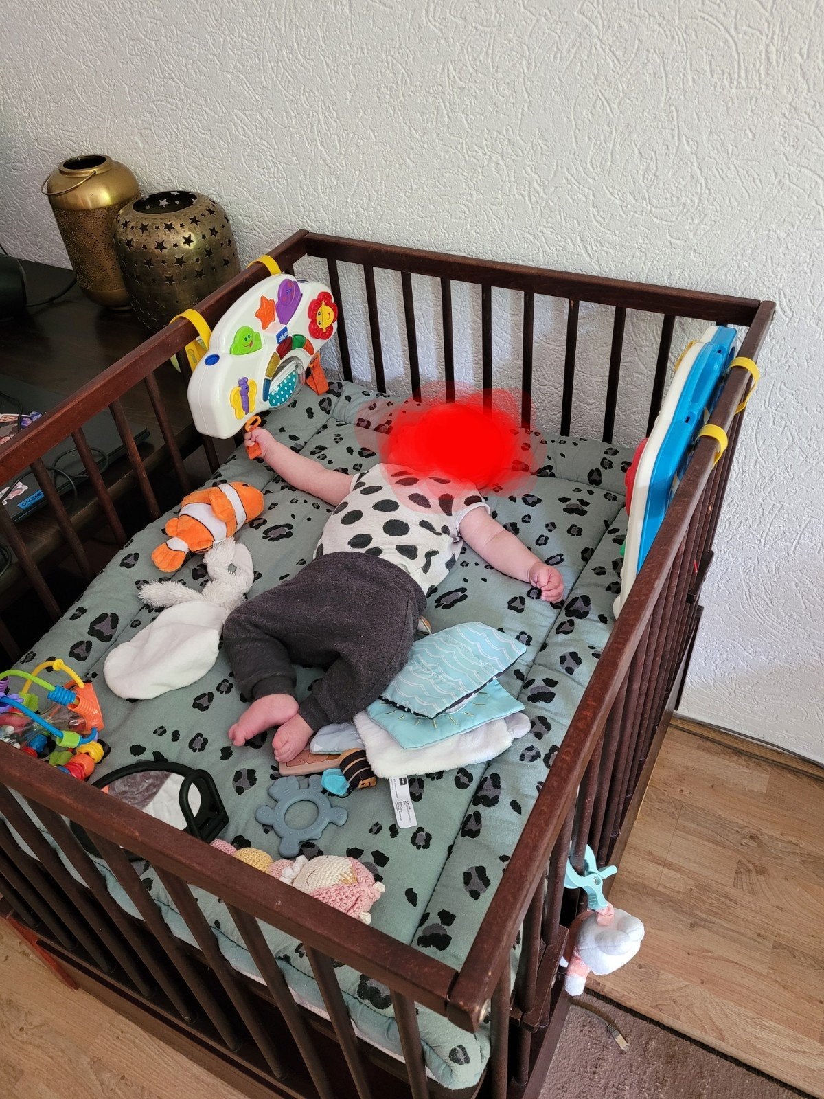 Donkerbruin houten box met verstelbare bodem, Kinderen en Baby's, Boxen, Ophalen, Gebruikt, Lade