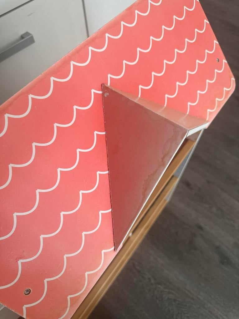 Poppenhuis met accessoires - klaar voor uren speelplezier!, Kinderen en Baby's, Speelgoed | Poppenhuizen, Ophalen, Gebruikt, Poppenhuis