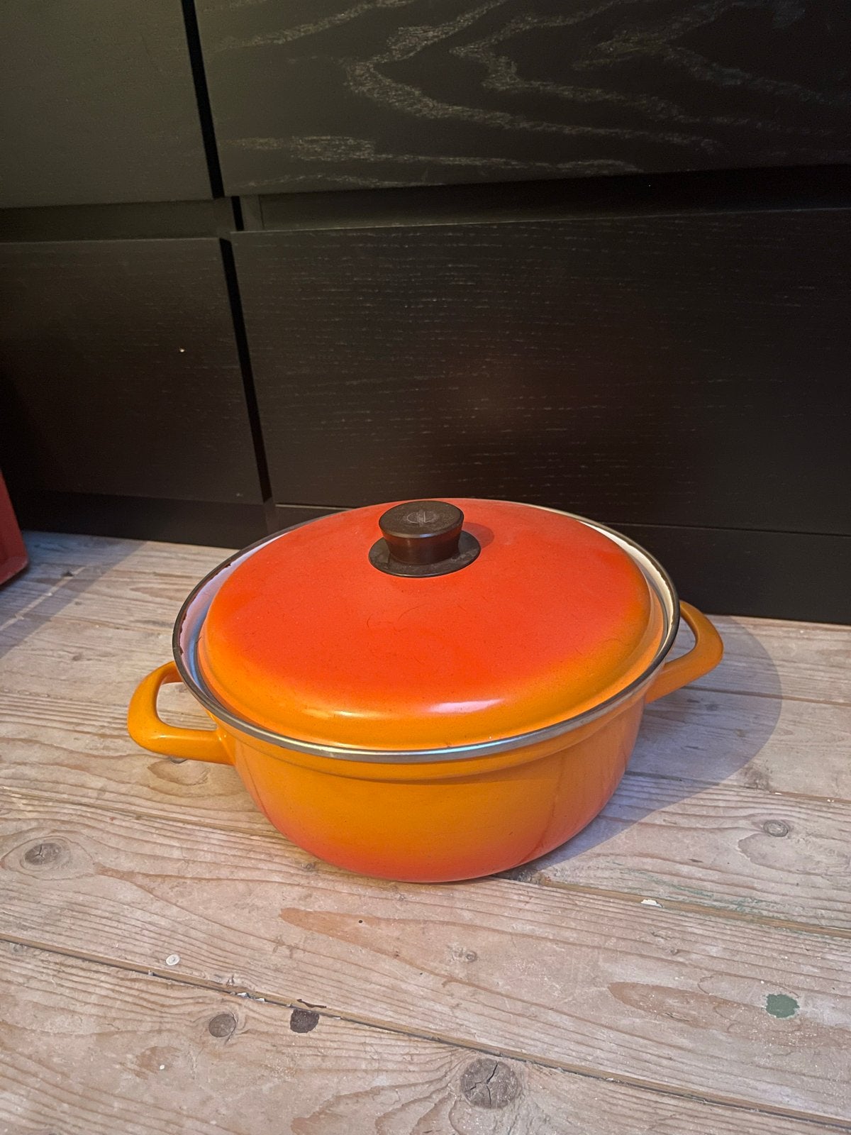 Oranje geëmailleerde gietijzeren braadpan met deksel, Huis en Inrichting, Keuken | Potten en Pannen, Ophalen, Gebruikt, Gietijzer