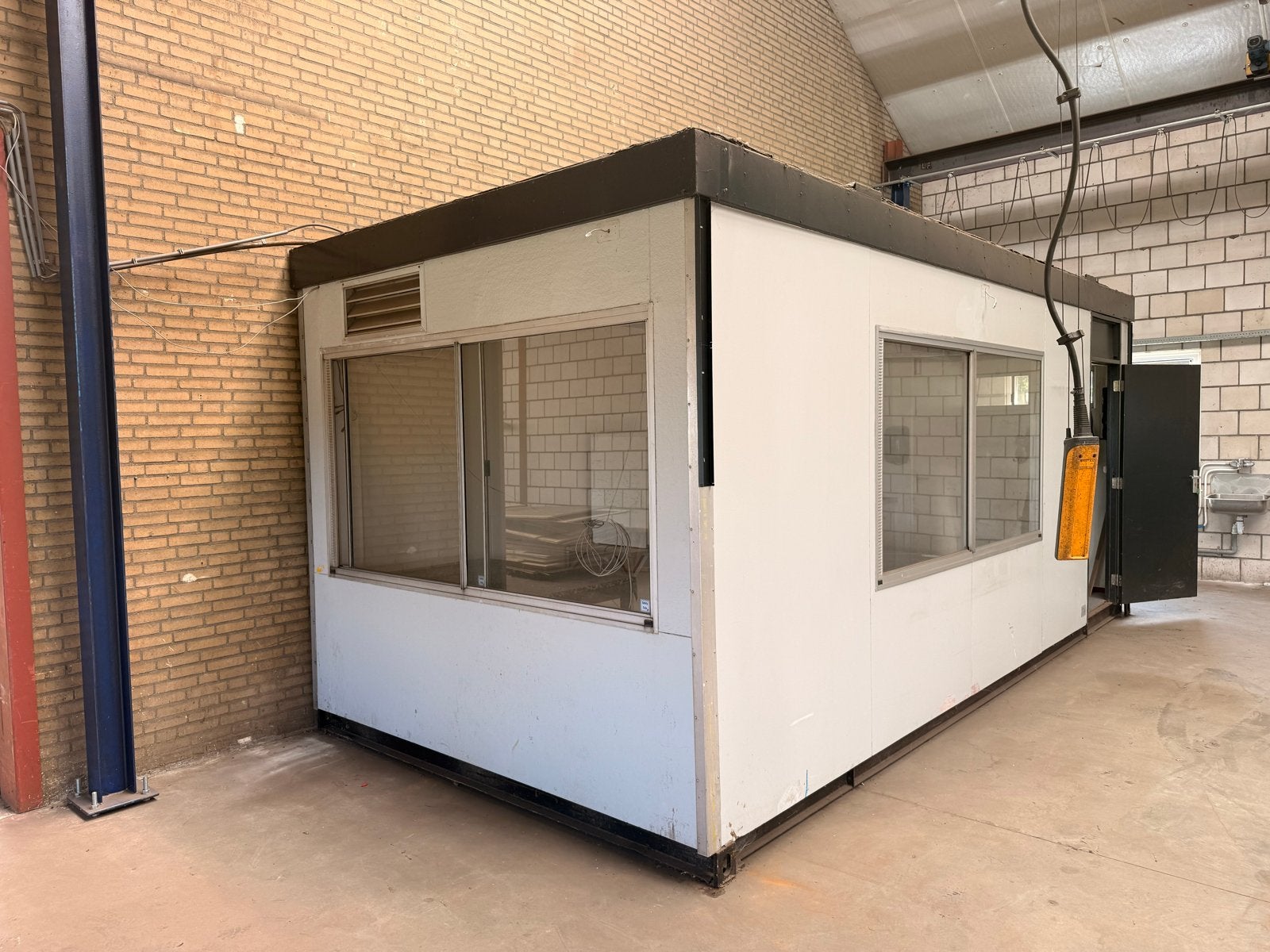 Kantoorunit met toilet en keukenblok, Zakelijke goederen, Machines en Bouw | Keten en Containers, Ophalen of Verzenden