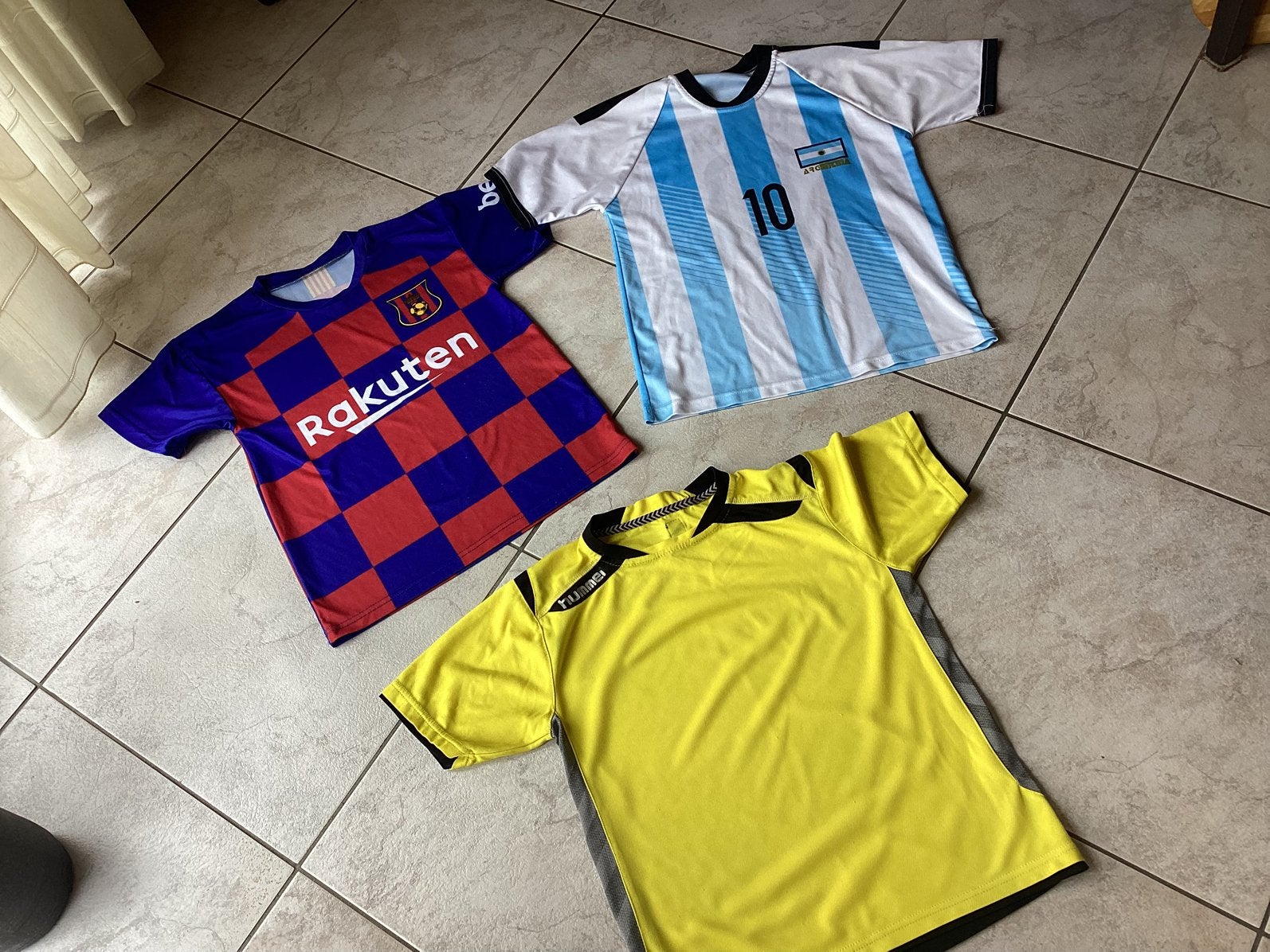 3 voetbalshirts maat 140, Maat XS of kleiner, Ophalen of Verzenden, Zo goed als nieuw, Shirt
