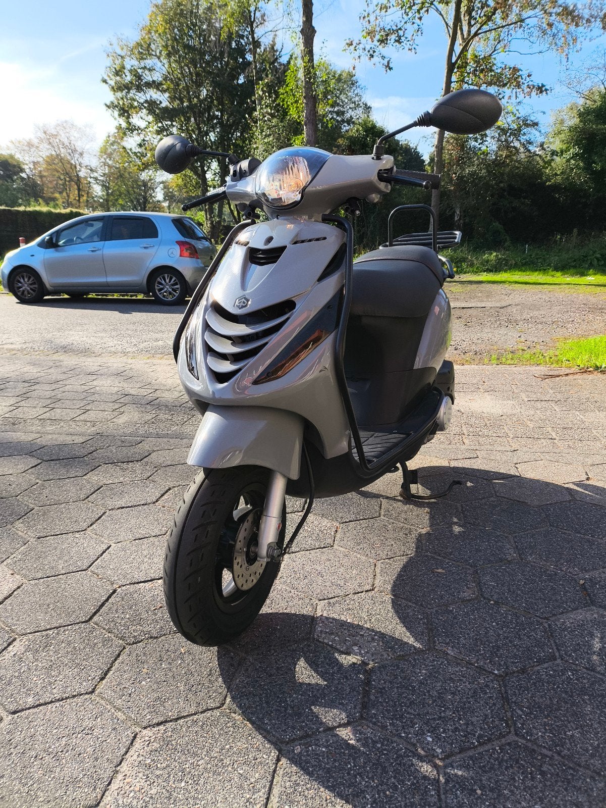 Piaggio Zip 4-takt uit 2022 met 1000km op de teller, Ophalen, Piaggio, Zo goed als nieuw, Benzine