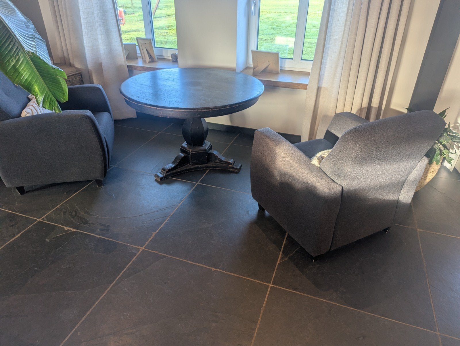 ronde tafel en 2 fauteuils, Ophalen, 75 m² of meer, Laminaat