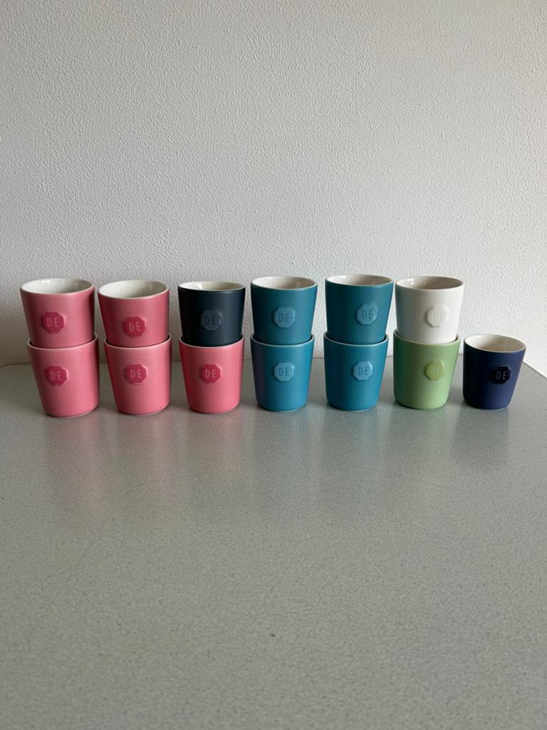 Douwe Egberts mokken Puur, Huis en Inrichting, Keuken | Servies, Zo goed als nieuw, Kop(pen) en/of Schotel(s), Overige stijlen