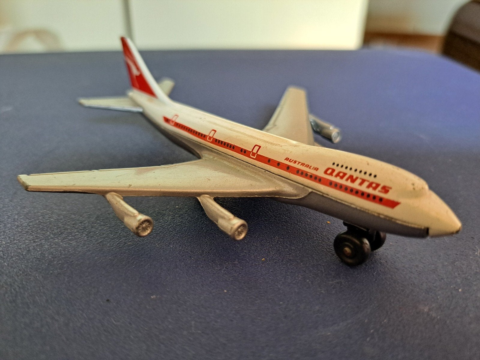 Matchbox Boeing 747 Qantas vliegtuigmodel schaal 1:600, Hobby en Vrije tijd, Vliegtuig, Ophalen, Overige merken, Gebruikt