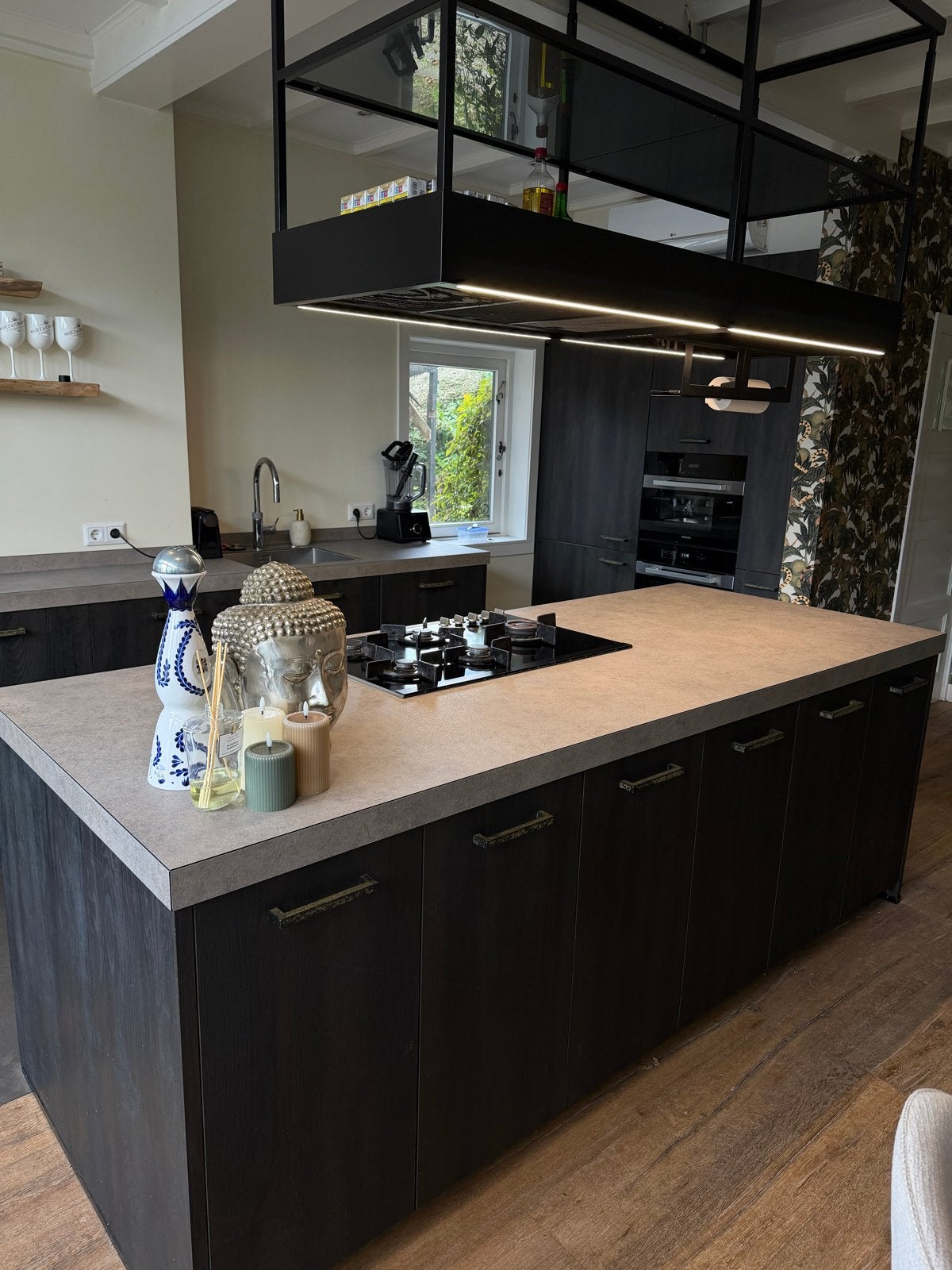 Moderne keuken met kookeiland en Miele apparatuur, Ophalen, Gebruikt, Overige materialen, Bruin