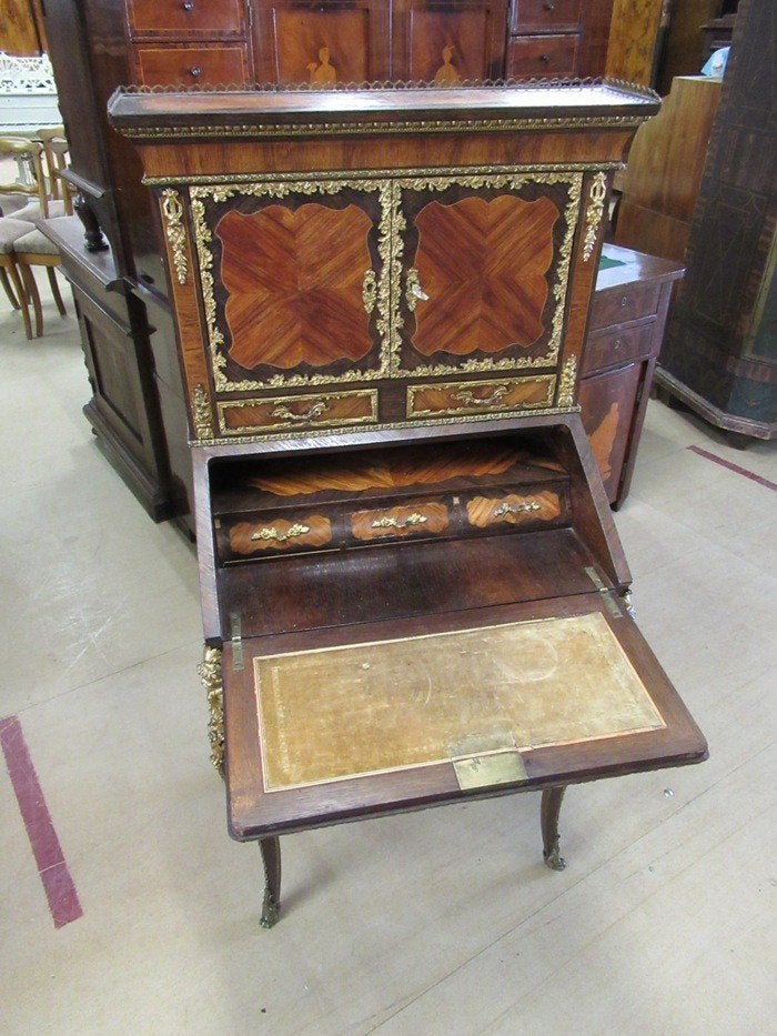 Oer 08828 antieke 19e eeuwse “Lady desk” met brons, Ophalen