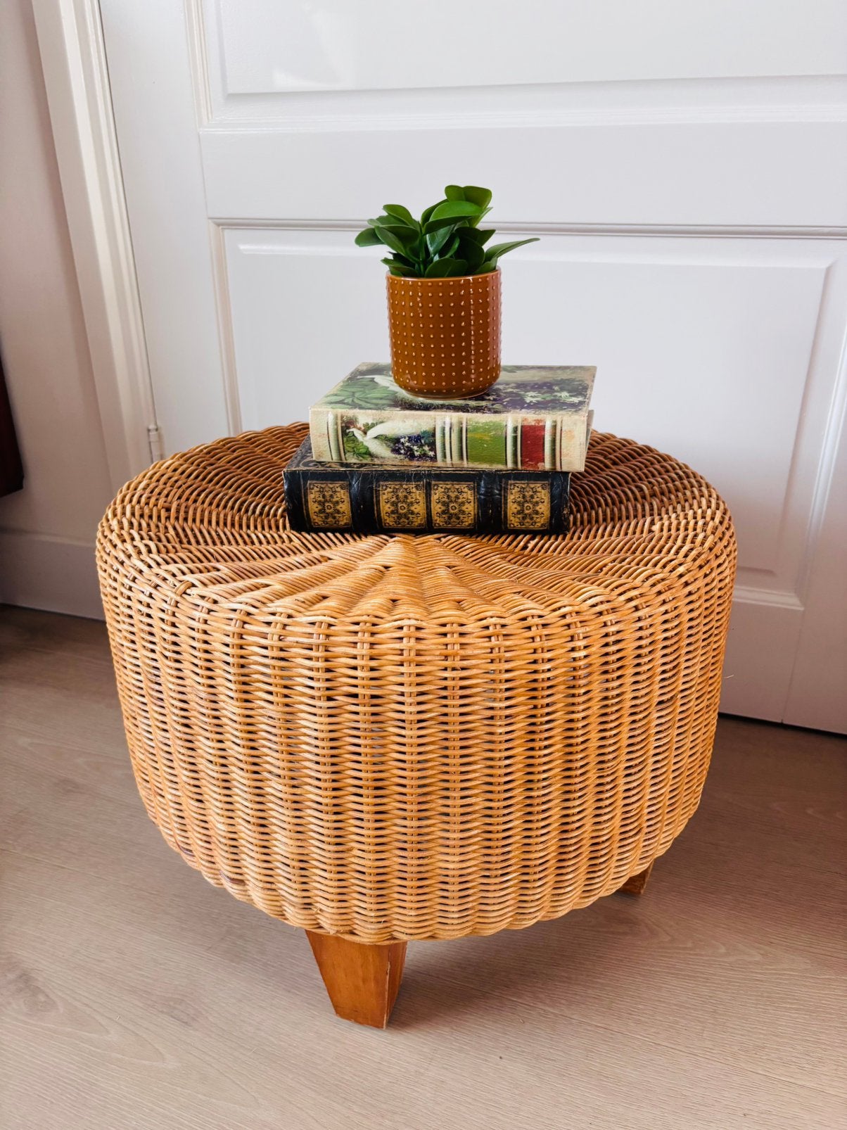 Vintage IKEA Rotan Poef / Hocker – Jaren 90 Boho, Ophalen, Minder dan 50 cm, Rond, Zo goed als nieuw