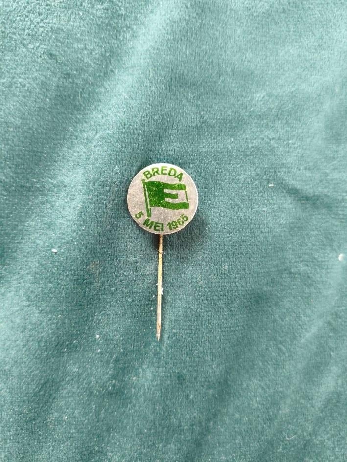 Breda 5 Mei 1945 steekspeld, Verzamelen, Speldjes, Pins en Buttons, Ophalen of Verzenden, Gebruikt, Overige onderwerpen, Speldje of Pin