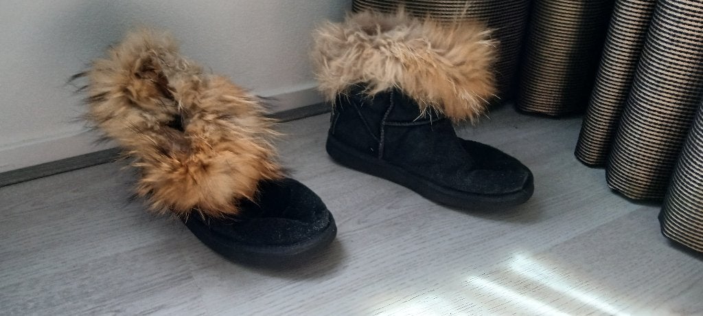 Uggs maat 37, Ophalen, Zo goed als nieuw, Zwart