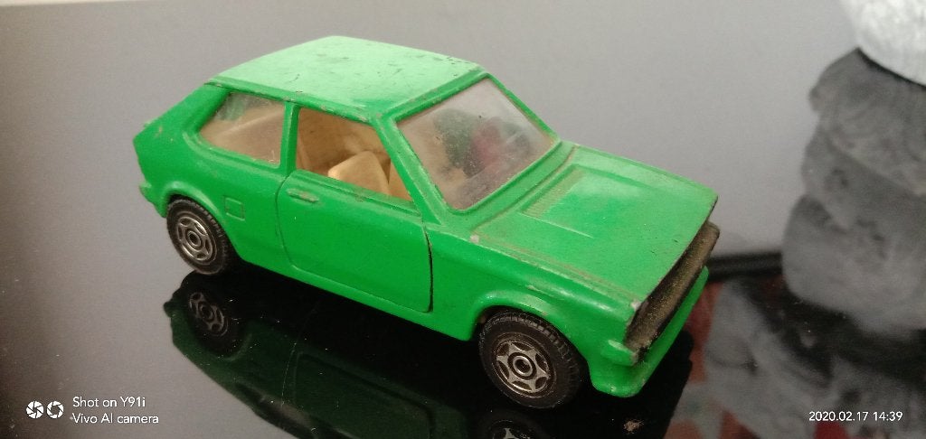Corgi toys Vw polo, Verzenden, Zo goed als nieuw, Bus of Vrachtwagen