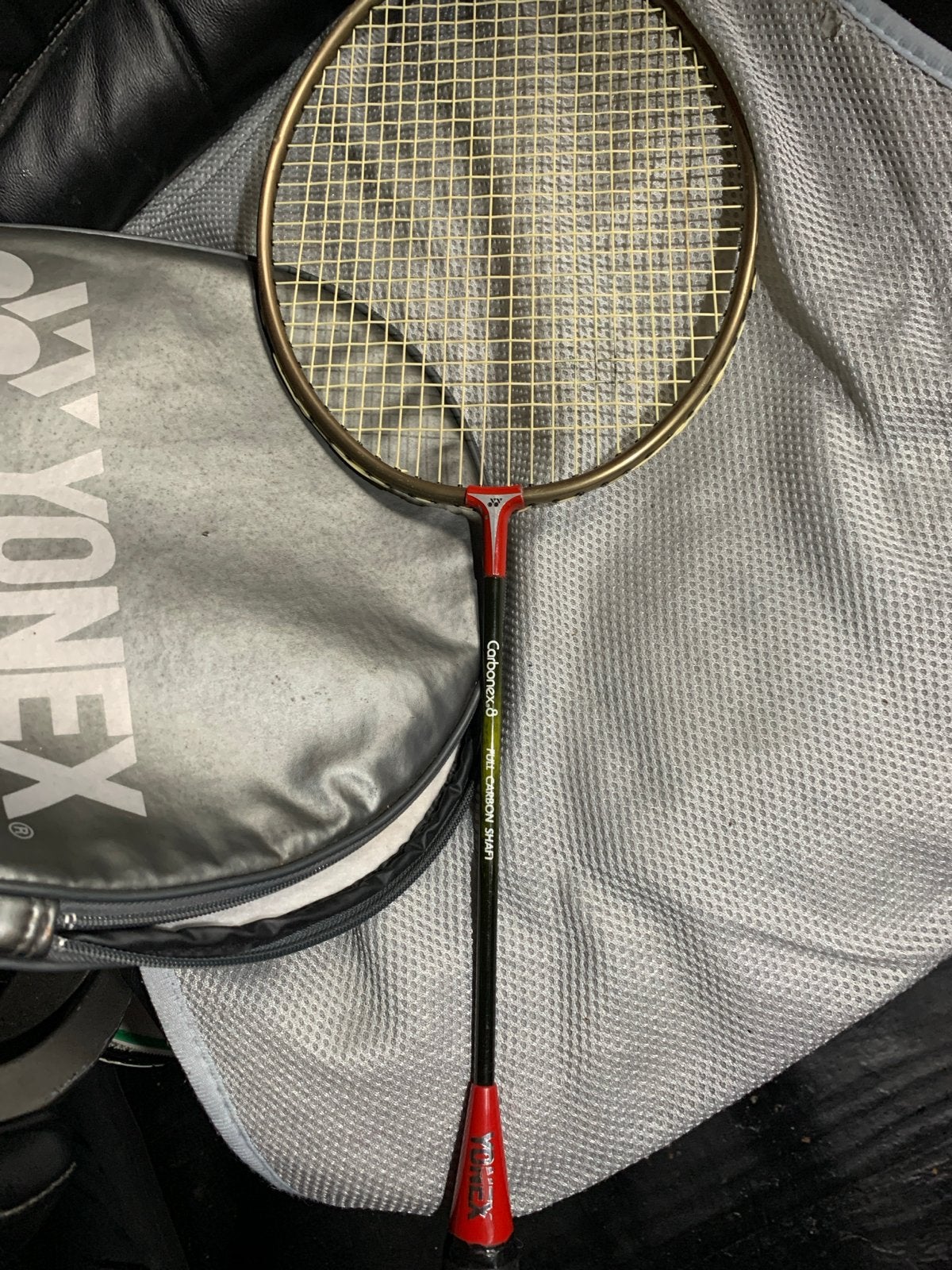 Yonex Carbonex 8 Badmintonracket met hoes, Sport en Fitness, Badminton, Zo goed als nieuw, Racket(s), Ophalen of Verzenden
