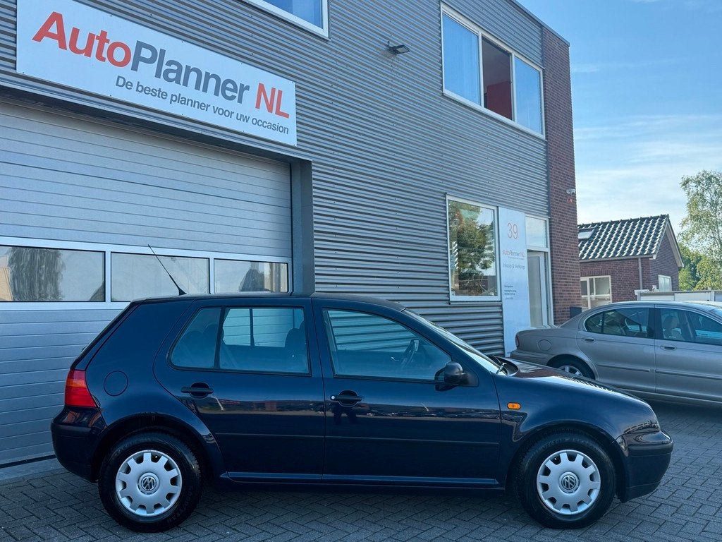 Volkswagen Golf IV 1.6! 5-Drs! Automaat! Airco! Lage kmstand, Auto's, Volkswagen, Stof, Gebruikt, Zwart, 4 cilinders