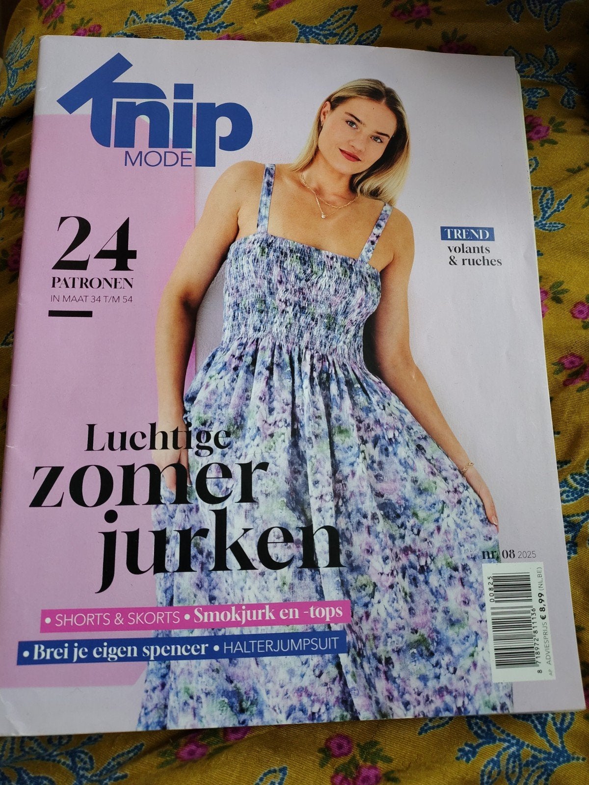 knip 8-2025, Hobby en Vrije tijd, Kledingpatronen, Ophalen of Verzenden, Zo goed als nieuw, Vrouw, Knipmode