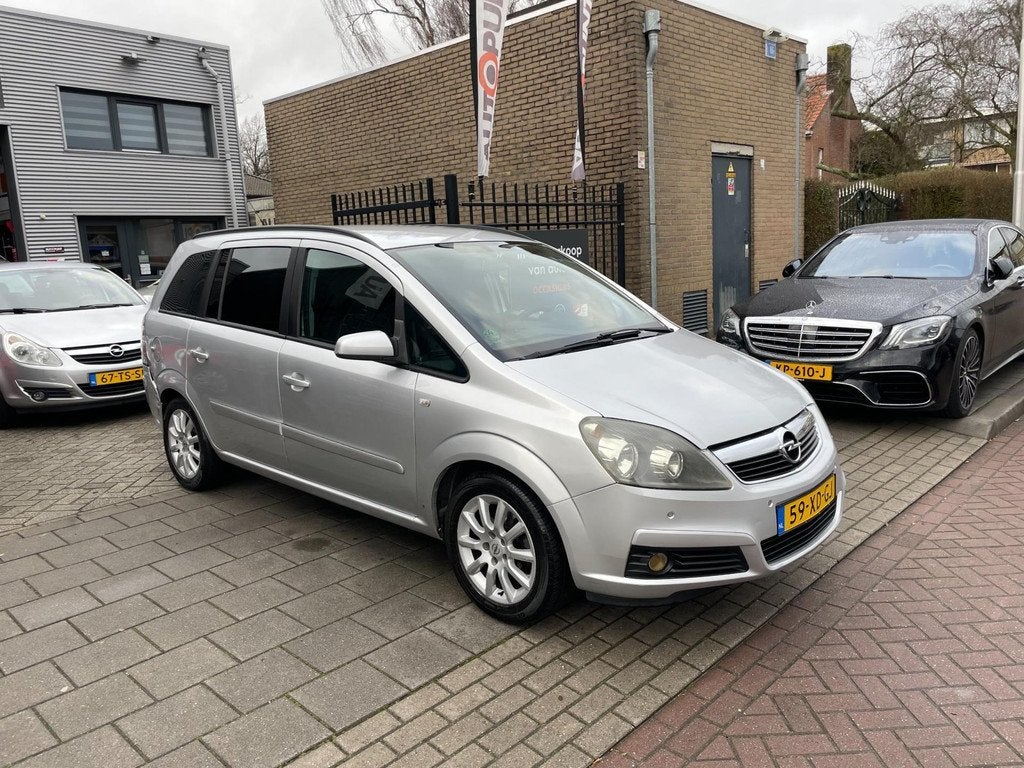 Opel Zafira 1.8 Temptation 7Persoons Airco PDC NAP APK 1 Jaa, Auto's, Opel, Gebruikt, Metallic lak, 4 cilinders, Origineel Nederlands