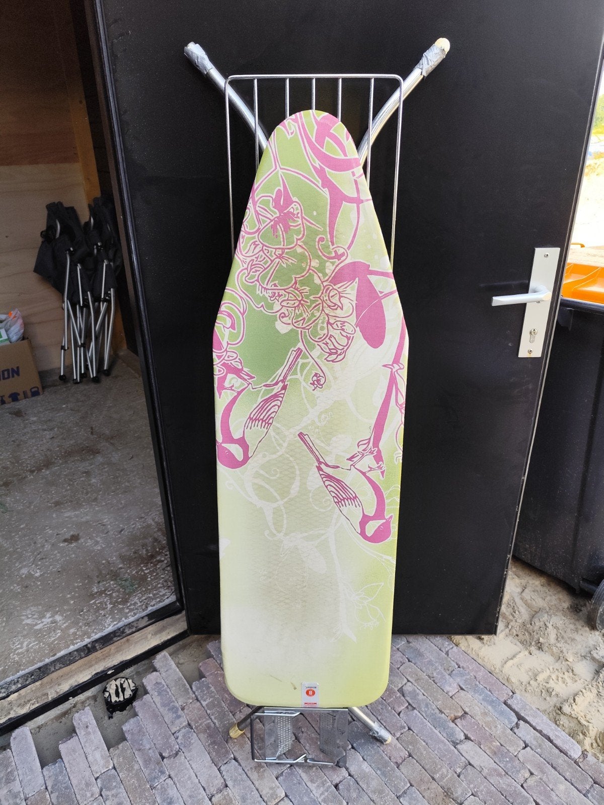Strijkplank met vrolijk dessin, Ophalen, Gebruikt