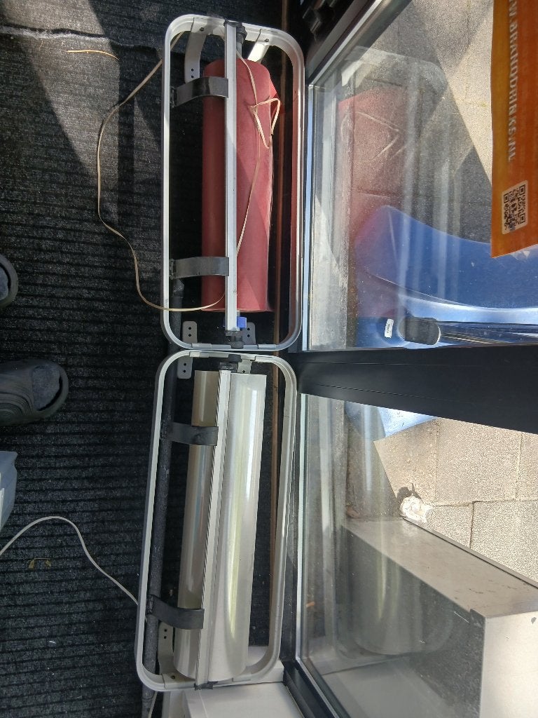 Wanddispenser, Inpakfolie, papier, lintjes, Ophalen, Zo goed als nieuw, Versiering, Overige