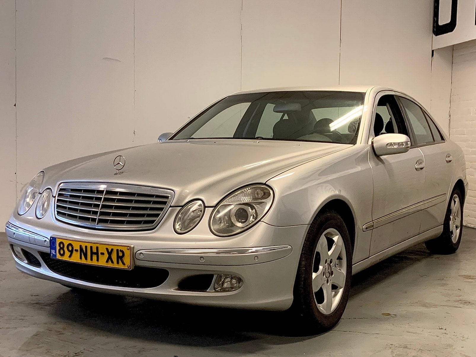 Mercedes-Benz E-Klasse 220 CDI / AUT / LM-V / Cruise / PDC, Auto's, Mercedes-Benz, Automaat, Parkeersensor, 4 cilinders, Origineel Nederlands