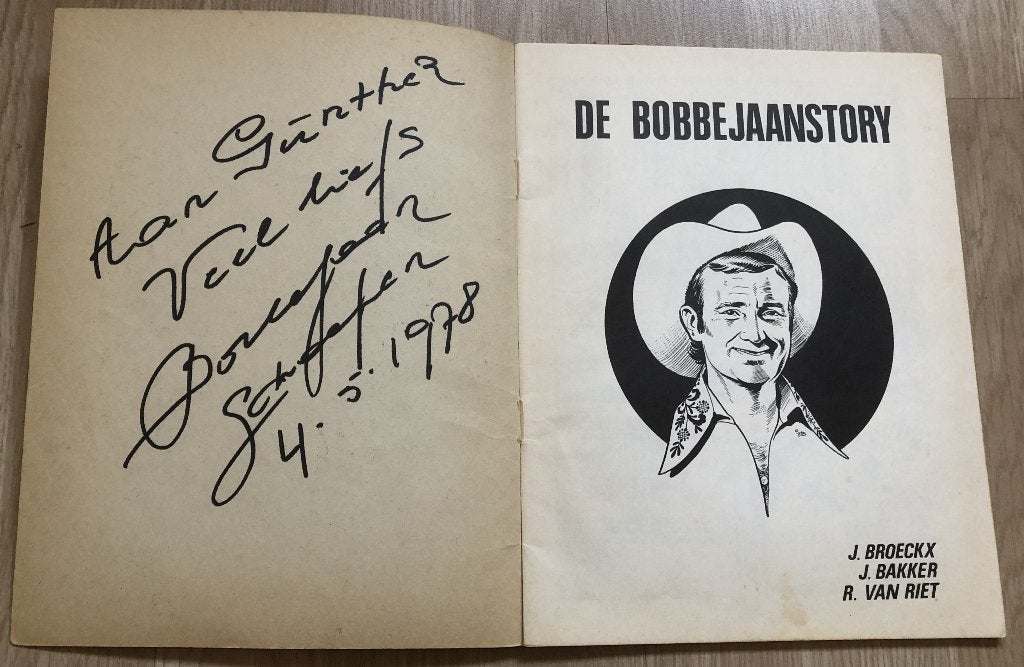 DE BOBBEJAANSSTORY - GESIGNEERD DOOR BOBBEJAAN, Eén stripboek, Ophalen of Verzenden, Zo goed als nieuw