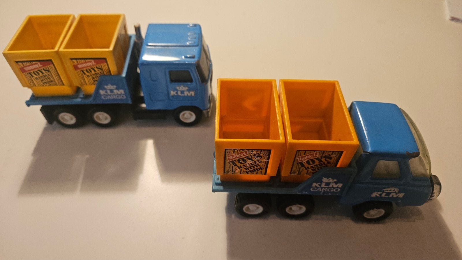 2 stuks BuddyL vintage vrachtwagens KLM, Ophalen of Verzenden, Zo goed als nieuw, Bus of Vrachtwagen, Overige merken