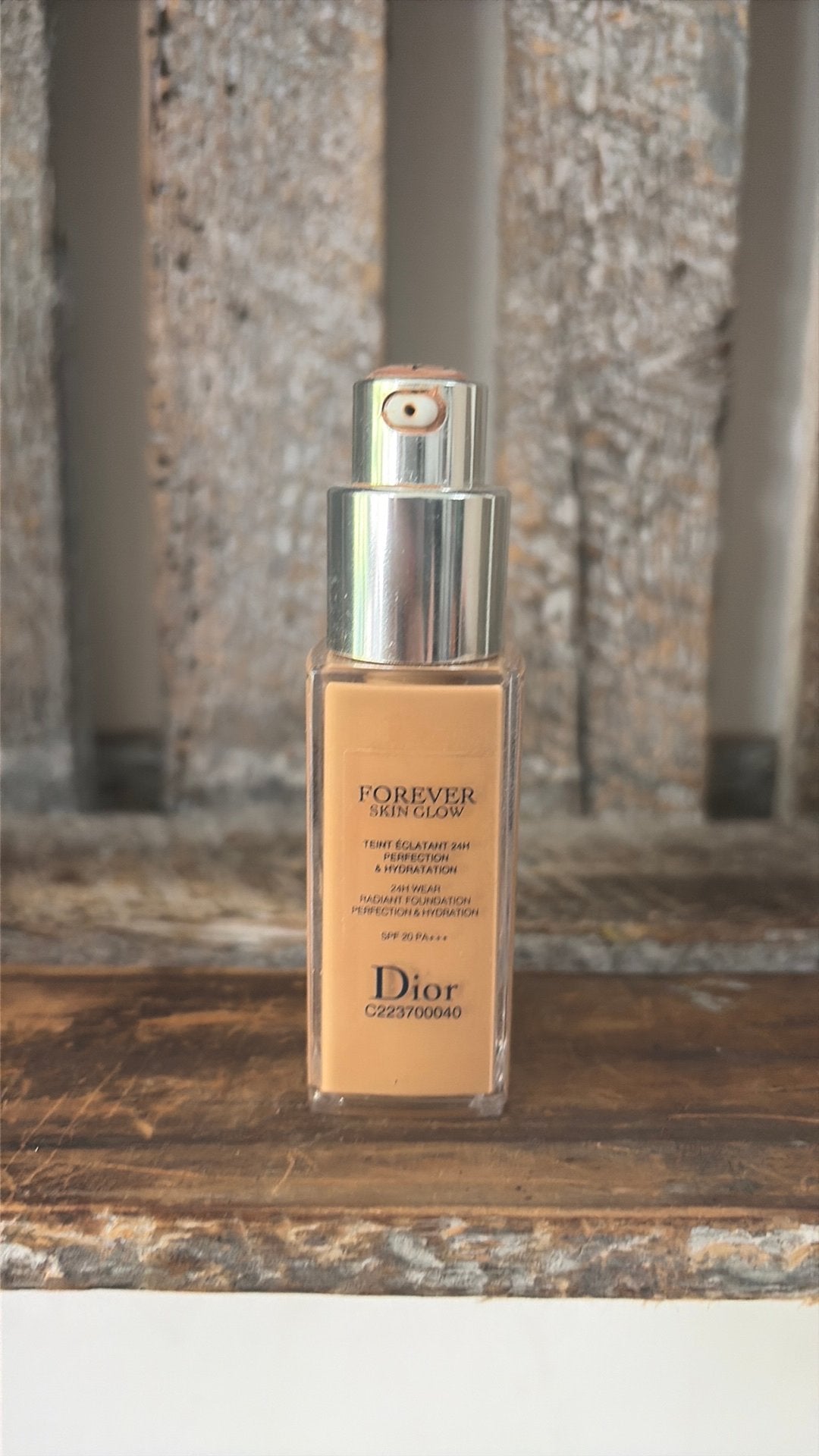 Dior Forever Skin Glow Foundation 4N, Ophalen of Verzenden, Zo goed als nieuw, Beige, Gehele gezicht