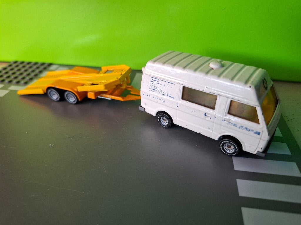 Siku 1334 - Volkswagen LT28 Camper met aanhanger [w] 1/55, Ophalen of Verzenden, Gebruikt, Auto