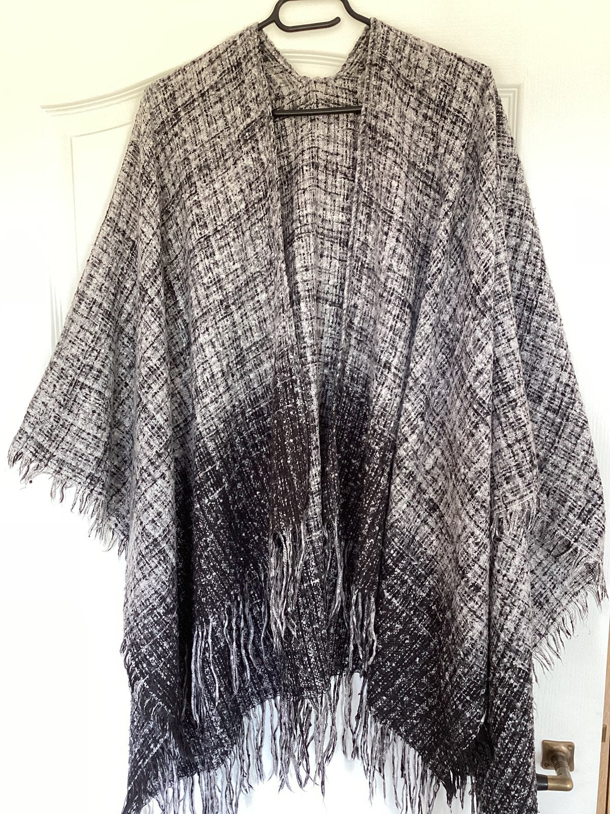 Poncho/omslagdoek, Kleding | Dames, Ophalen of Verzenden, Zo goed als nieuw, Maat 46/48 (XL) of groter